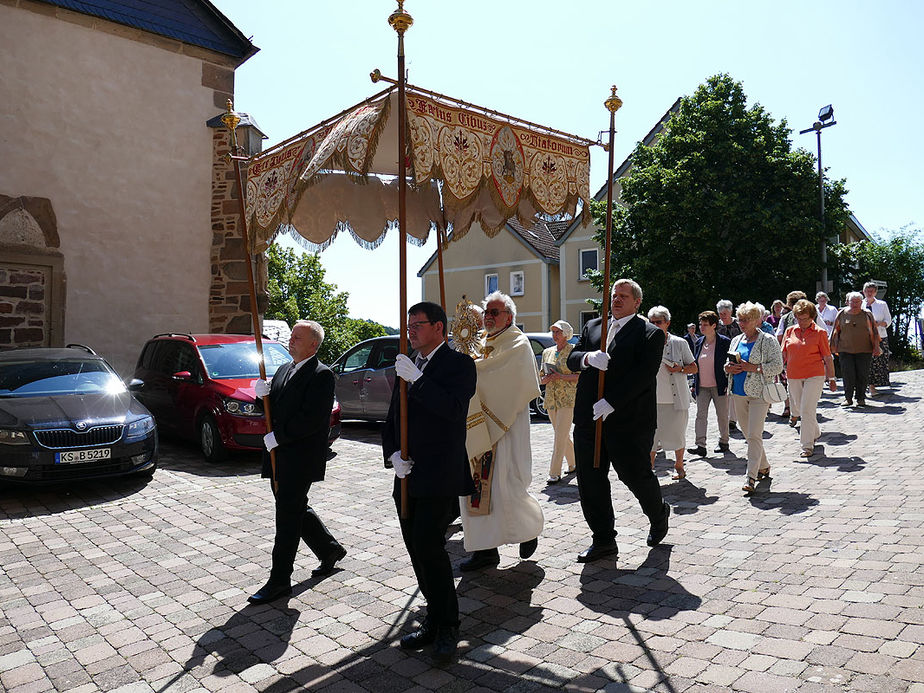 Festgottesdienst zum Kirchweihtag (Foto: Karl-Franz Thiede)